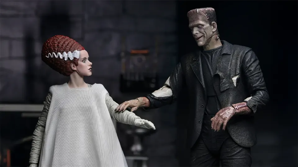 Electrifying and Chilling: The Limited Edition NECA Bride of Frankenstein 2 Pack Review 5 Bride of Frankenstein NECA Universal Monsters 2 pack review