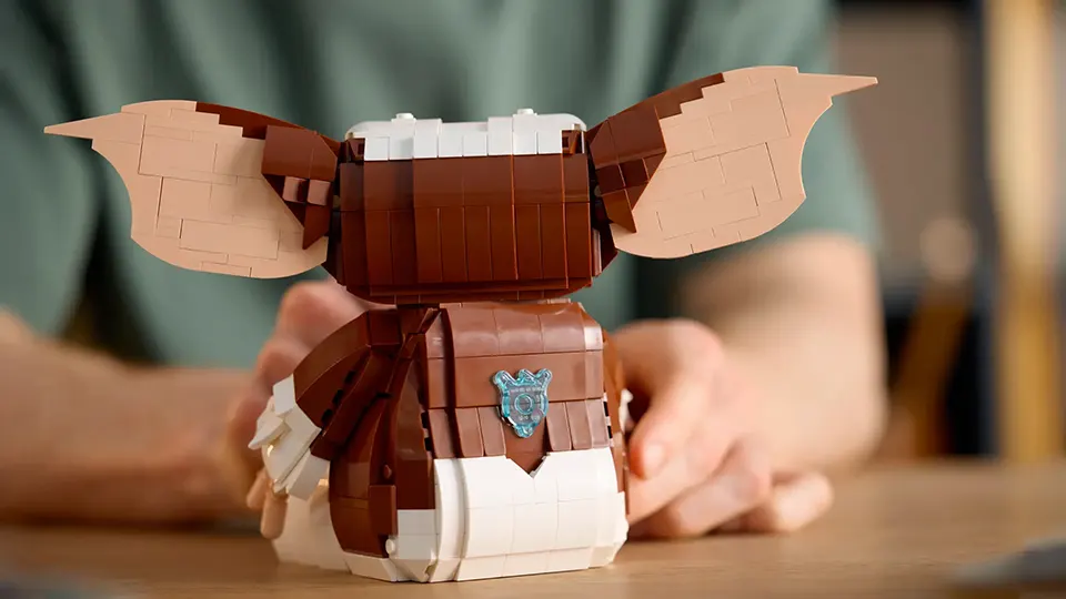 LEGO Gremlins Gizmo 21361 Review You’ll Love 4 Add the water splash on his back Easter egg