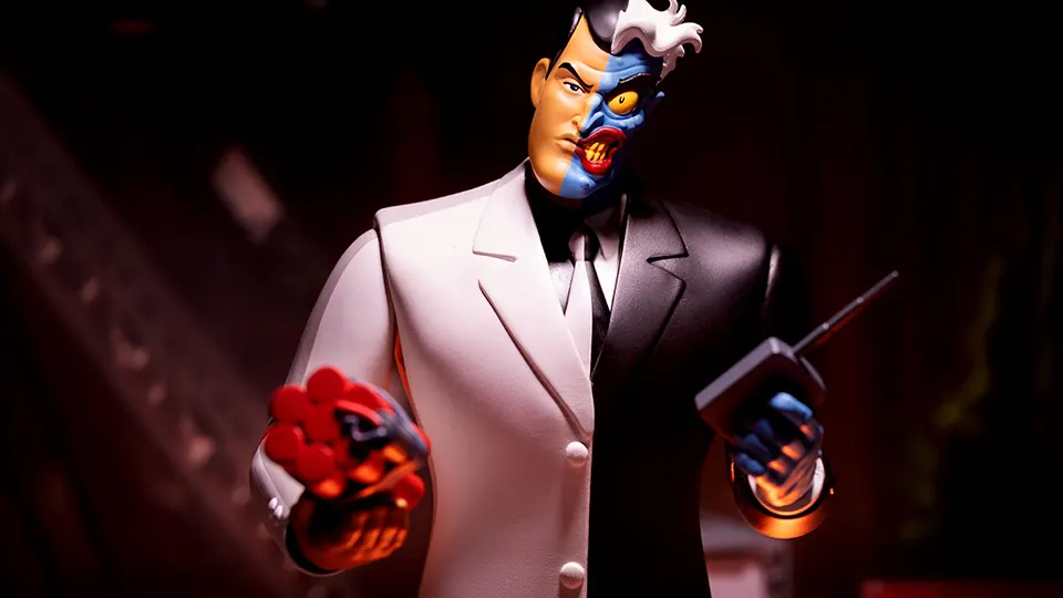 Rare Drop Alert, The Mondo Batman Animated Two-Face Figure Is Here 6 Batman TAS Two-Face Mondo figure release date and price
