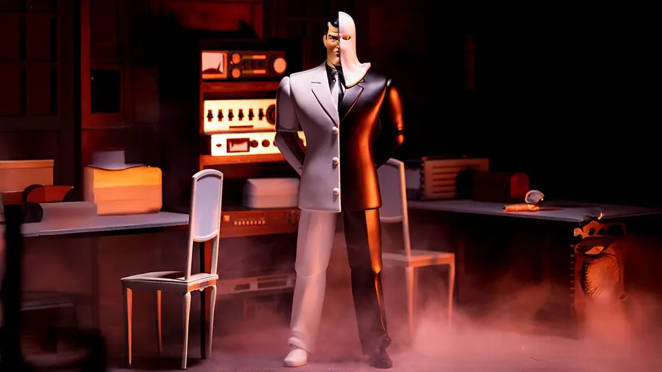 Rare Drop Alert, The Mondo Batman Animated Two-Face Figure Is Here 9 Mondo Two-Face limited edition collectible