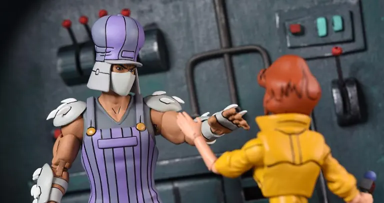 TMNT Train Track Takedown Shredder accessories and details