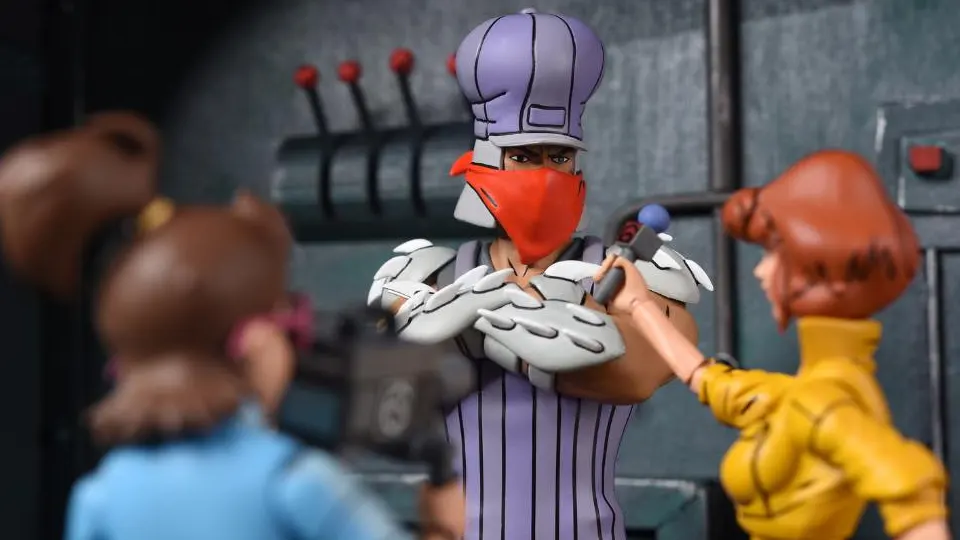 Ultimate Locomotive Menace: The NECA Train Track Takedown Shredder Exclusive Review 10 TMNT Train Track Takedown Shredder