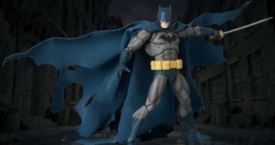 MAFEX Batman HUSH Battle-Damaged No.295