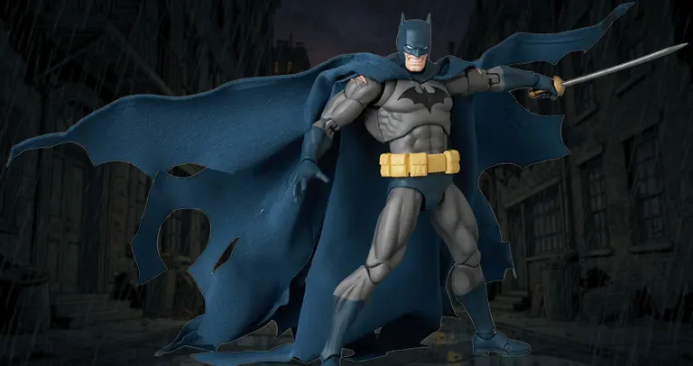 MAFEX Batman HUSH Battle-Damaged No.295