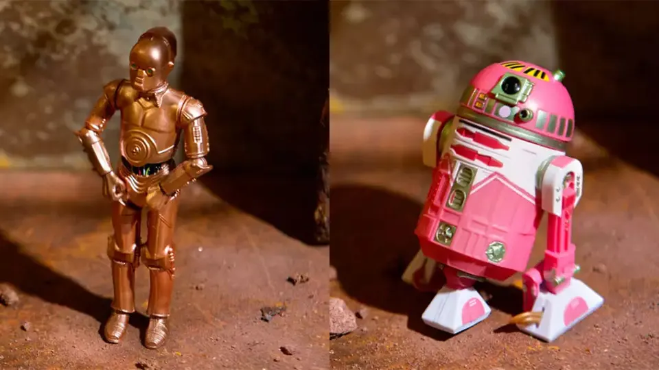 CW-24 from The Mandalorian and Q2-K2 Clone Wars-themed droid